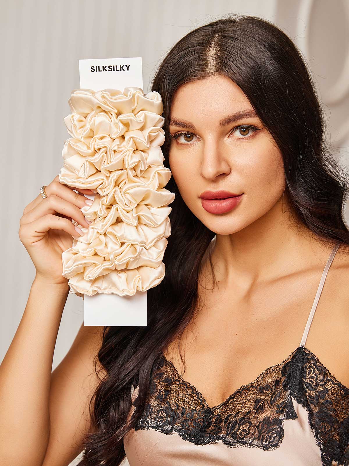 [Beige Claro] SilkSilky-ES 19Momme Seda Pura Scrunchie 001