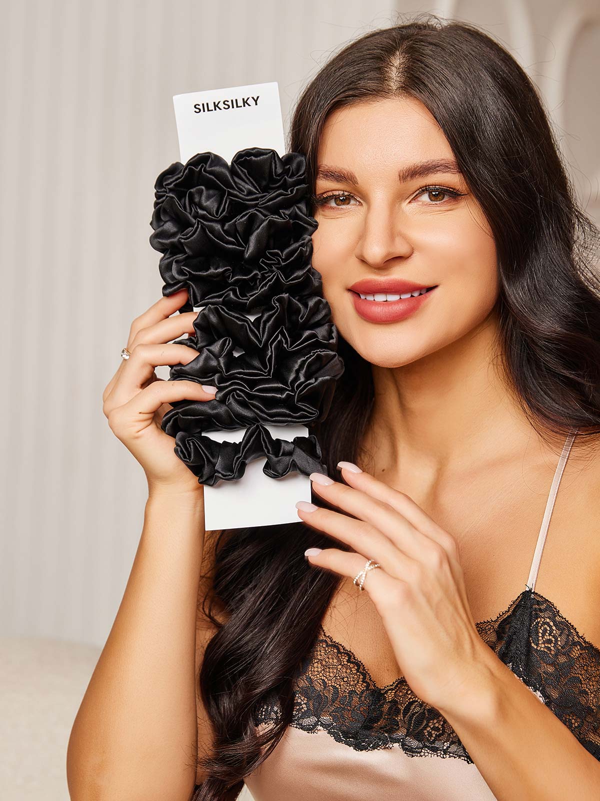 [Negro] SilkSilky-ES 19Momme Seda Pura Scrunchie 001