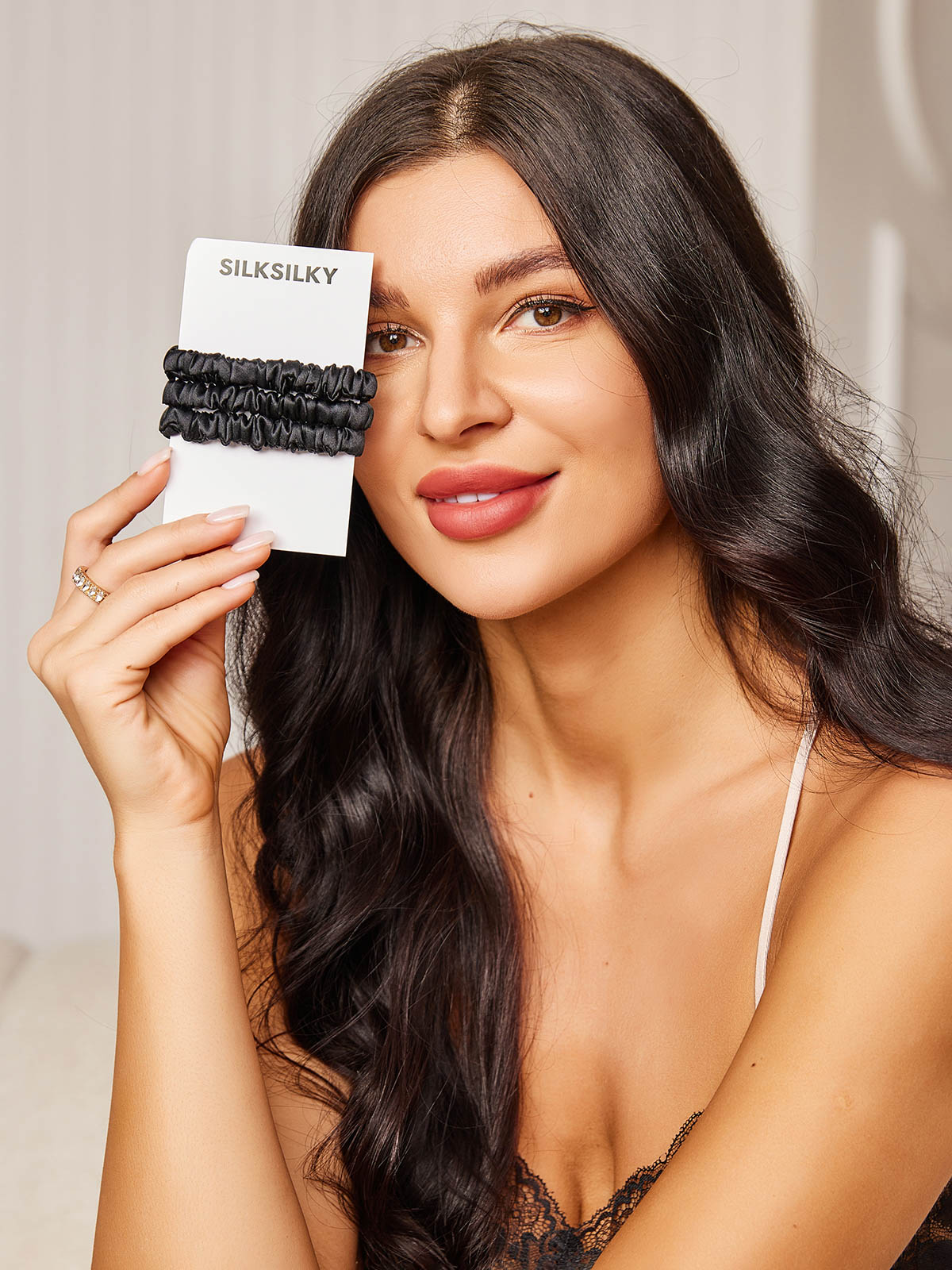 [Negro] SilkSilky-ES 19Momme Scrunchie 001