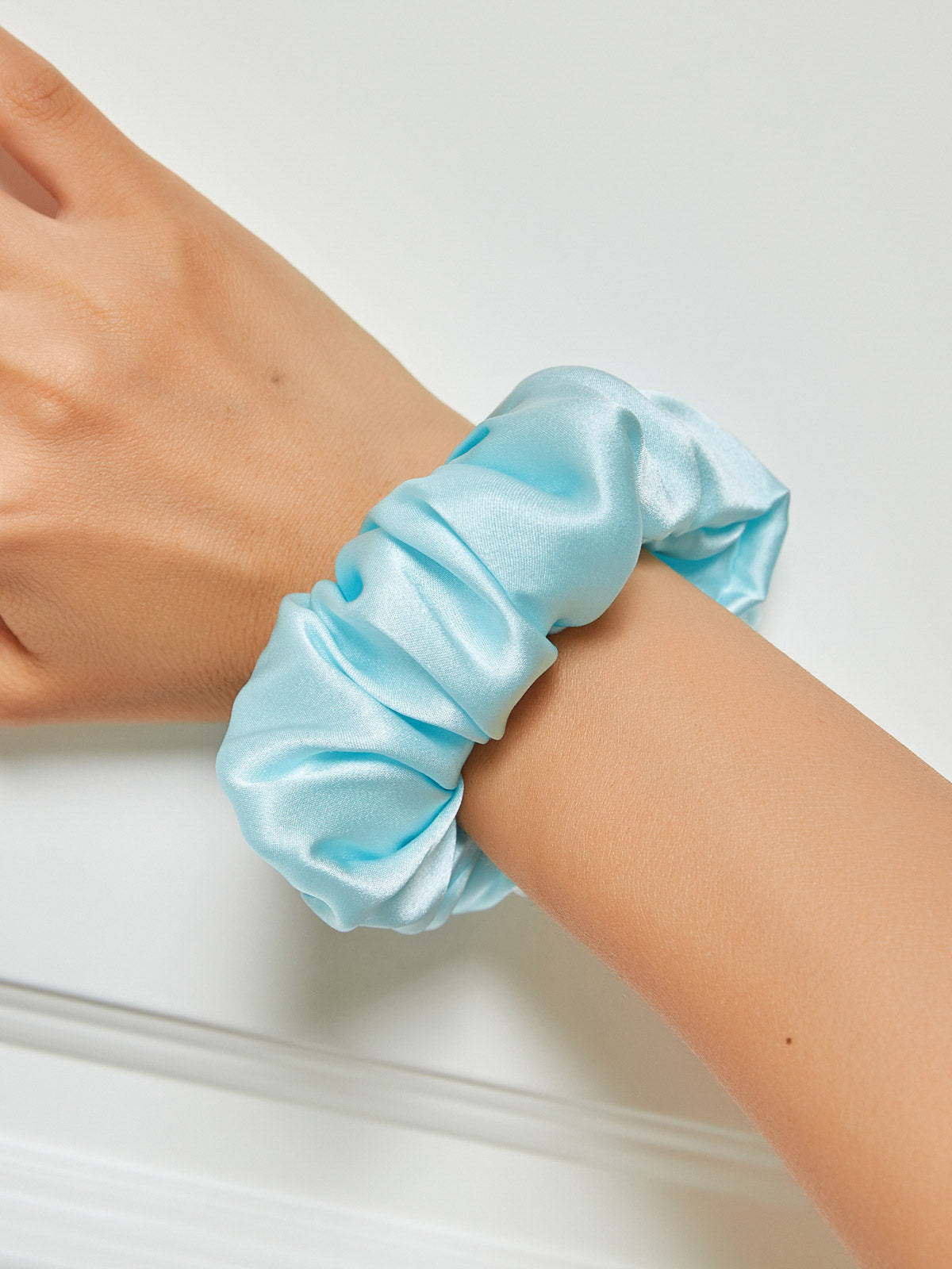 [Azul Claro] SilkSilky-ES 19Momme Scrunchie 001