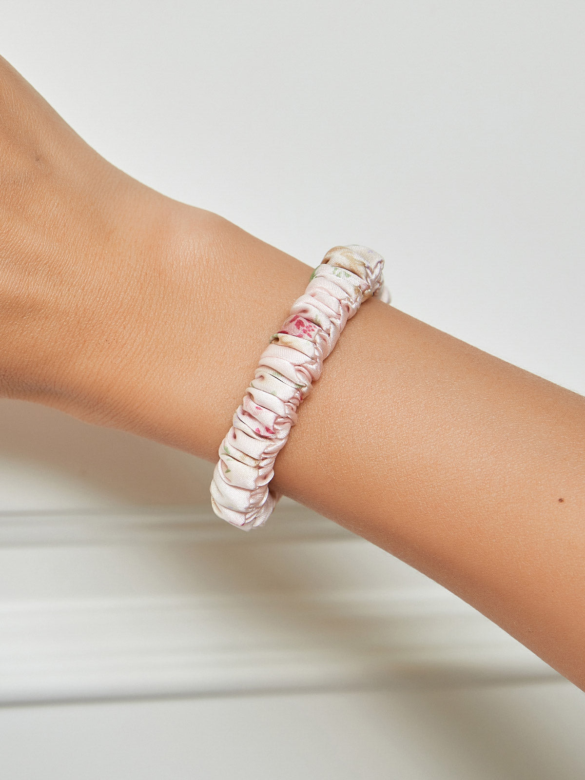 [Rosa Claro] SilkSilky-ES Scrunchie 001