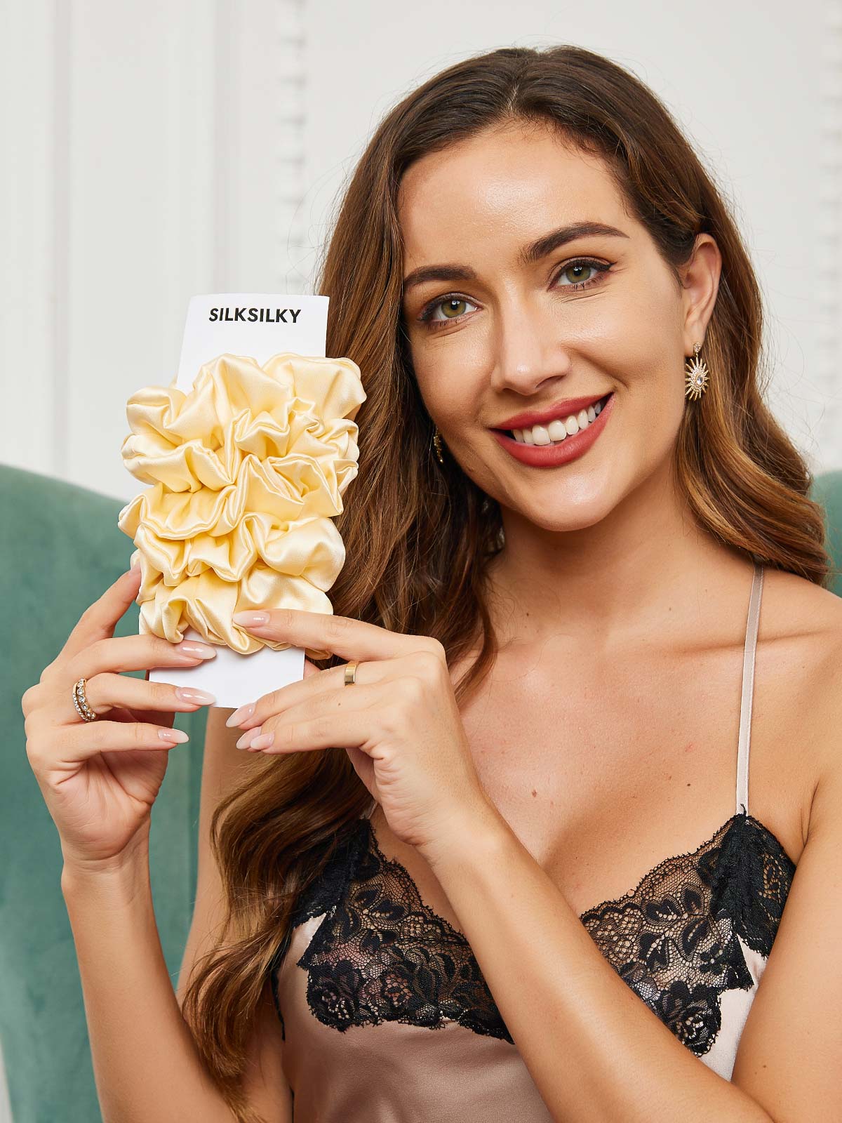 [Amarillo Claro] SilkSilky-ES 19Momme Scrunchie 001