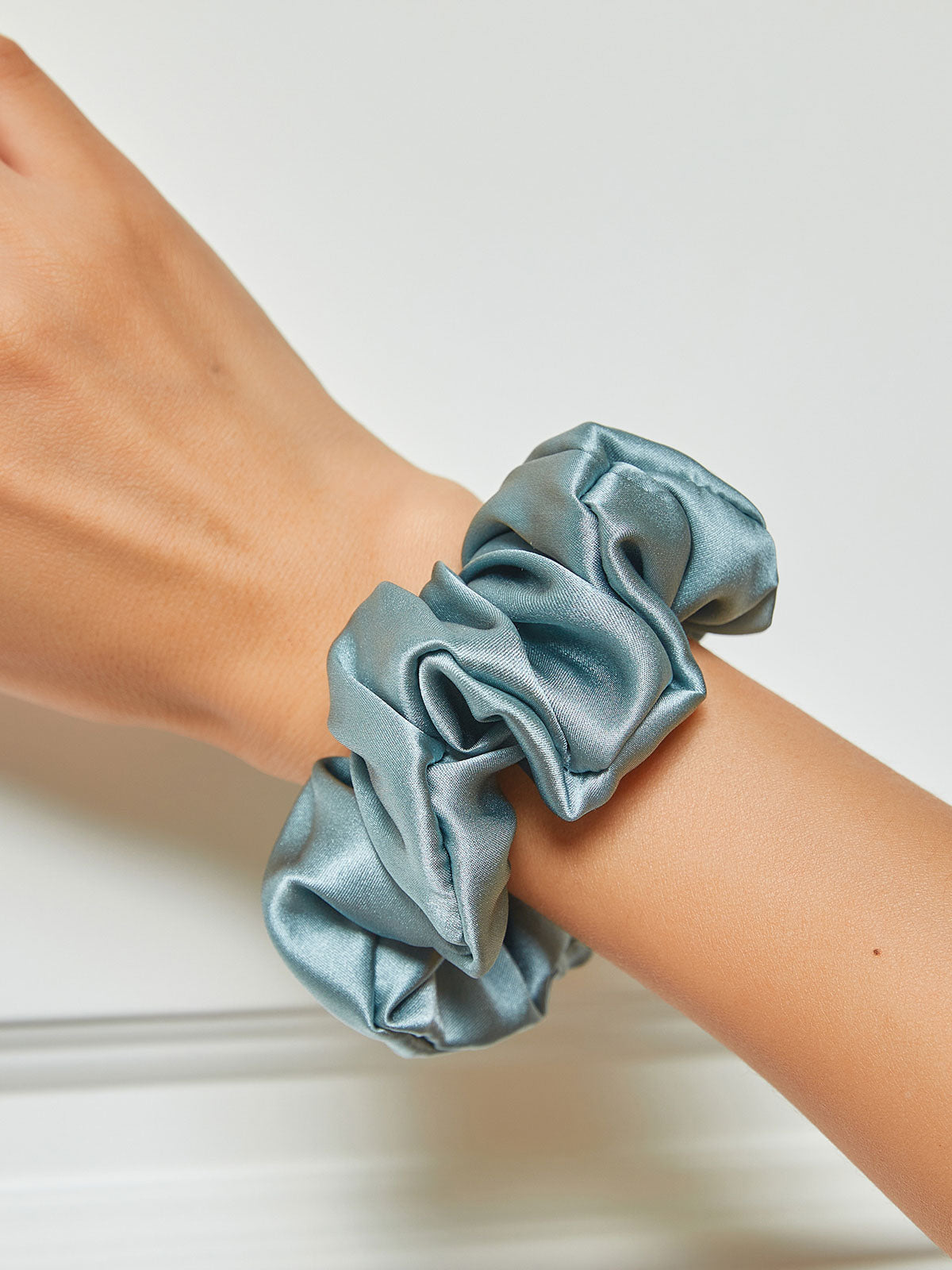 [Azul Acero] SilkSilky-ES 19Momme Scrunchie 001