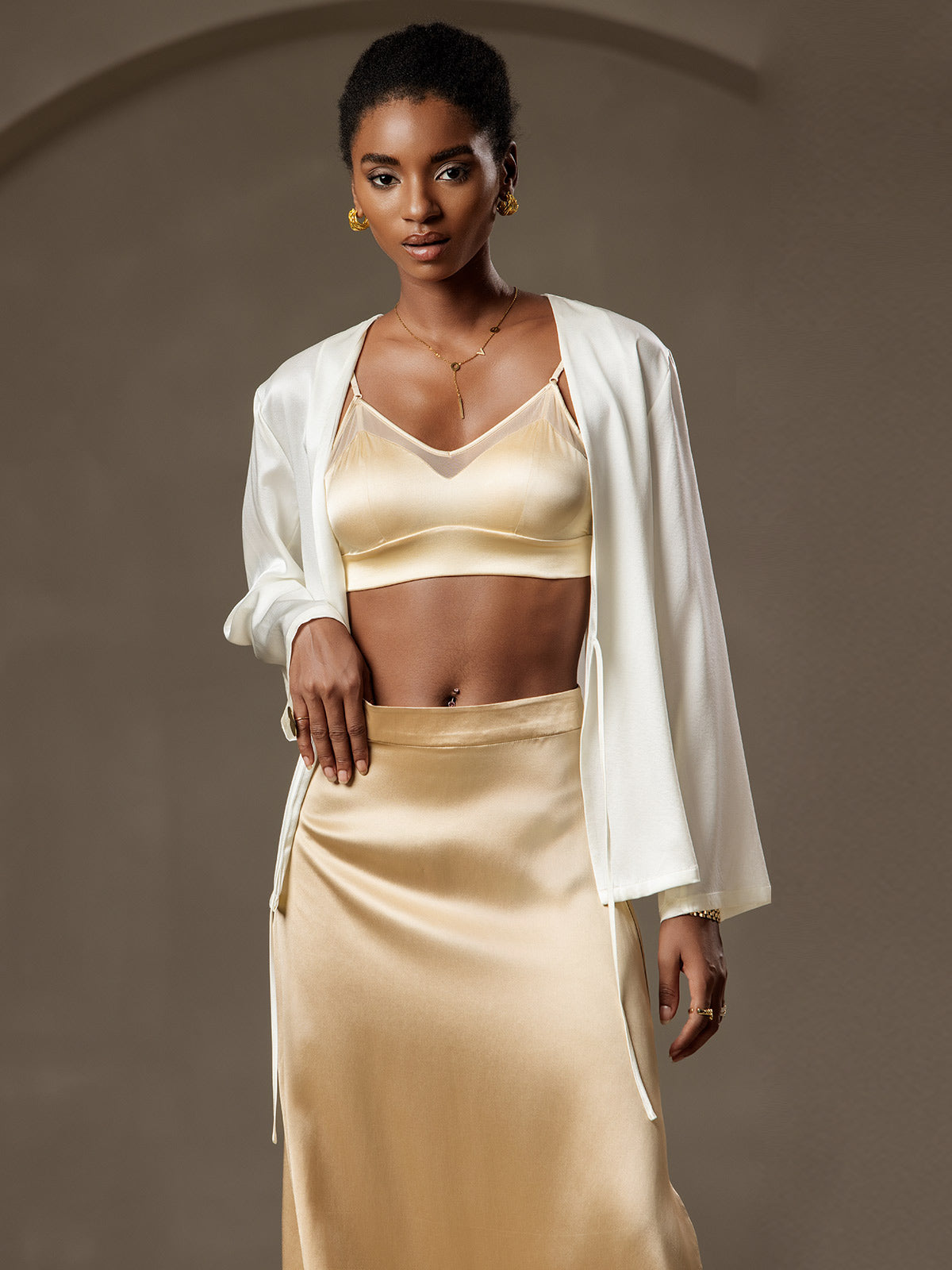 [Blanco] SilkSilky-ES 19Momme Seda Manga larga Womens Outerwear 003