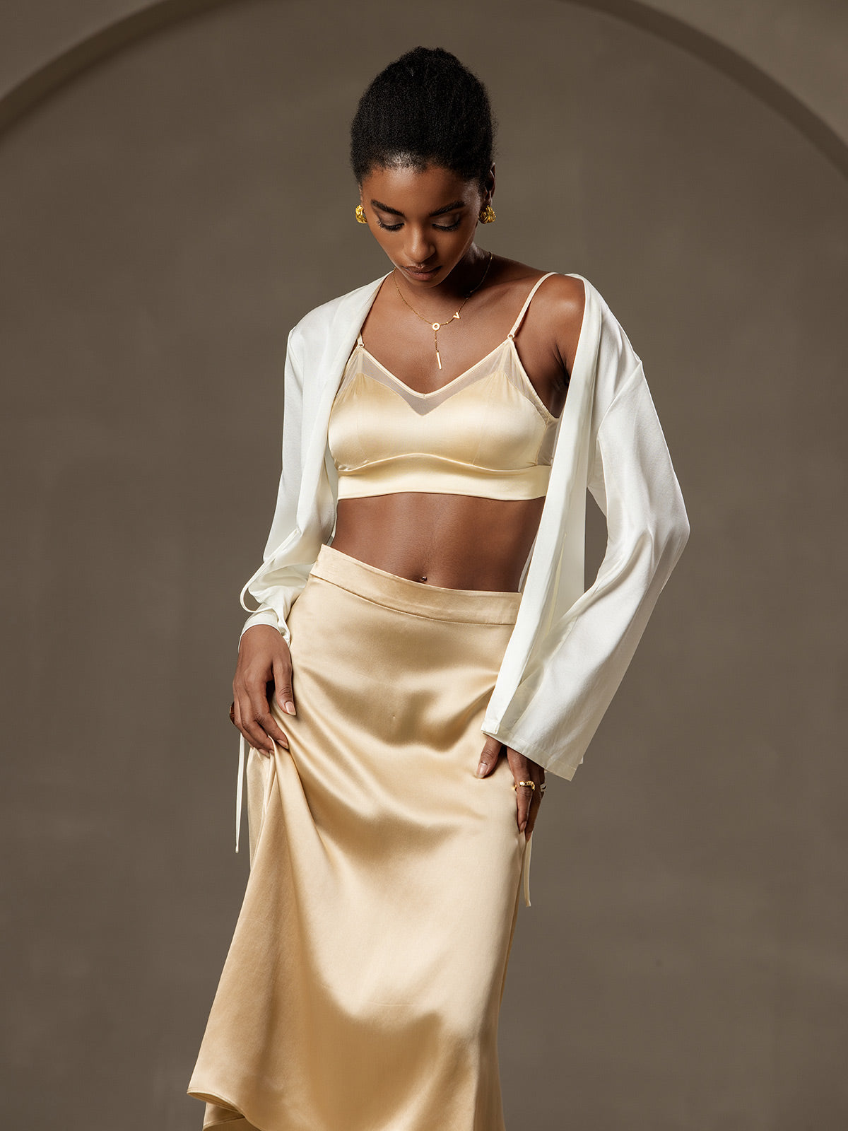 [Blanco] SilkSilky-ES 19Momme Seda Manga larga Womens Outerwear 004