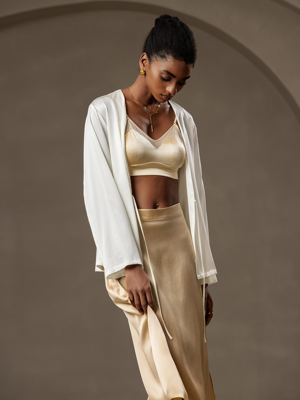 [Blanco] SilkSilky-ES 19Momme Seda Manga larga Womens Outerwear 005