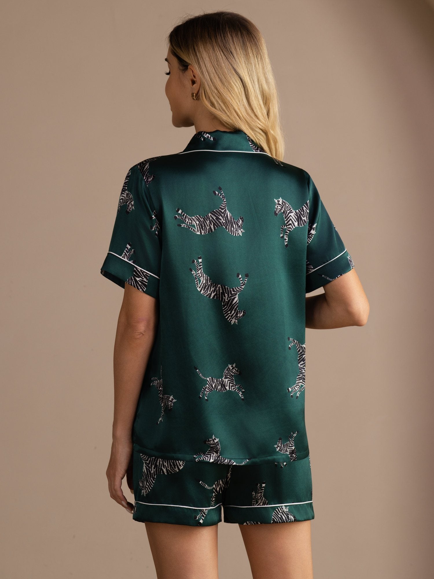 [Cebra Esmeralda] SilkSilky-ES Short Sleeve Lapel Collar Pijamas de mujer 002