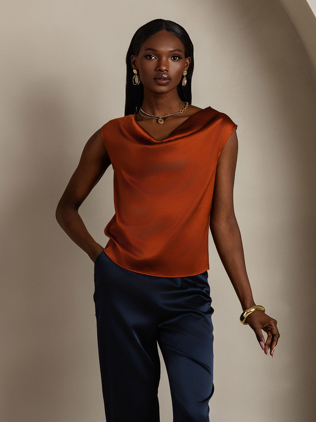 [Caramelo] SilkSilky-ES 19Momme Seda Escote Caído Camisetas de Mujer 001