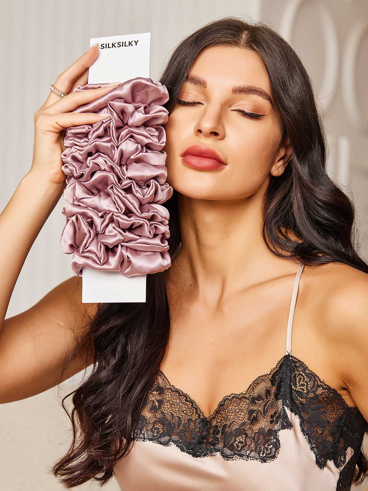 [Malva Pálido] SilkSilky-ES 19Momme Seda Pura Scrunchie 002