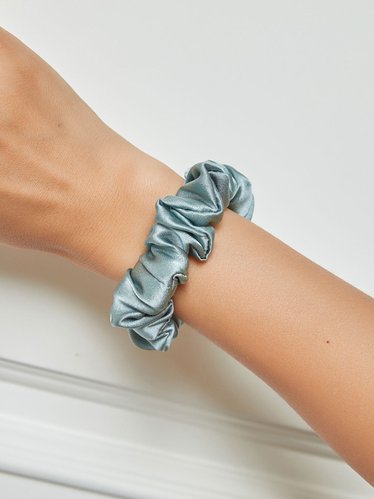 [Azul Acero] SilkSilky-ES 19Momme Seda Pura Scrunchie 001