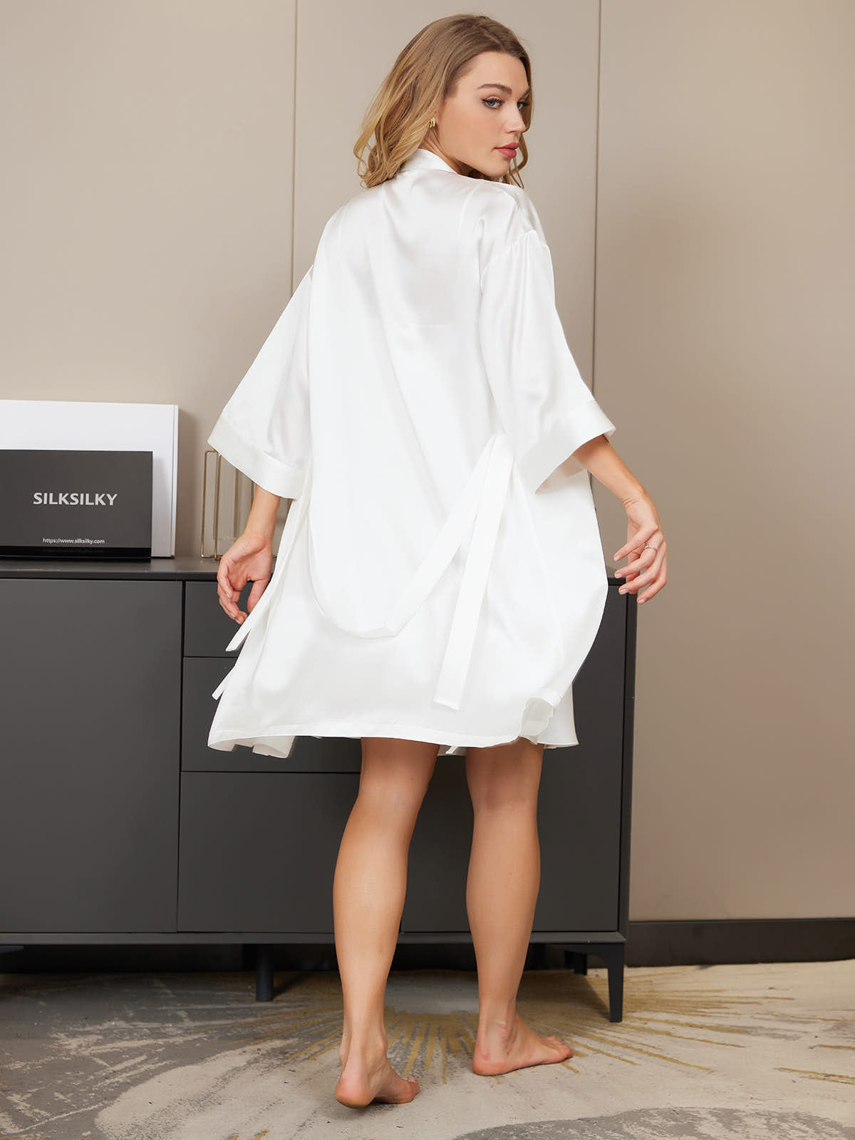 [Blanco] SilkSilky-ES Seda Pura Cuello en V Conjunto de camisón y bata 002