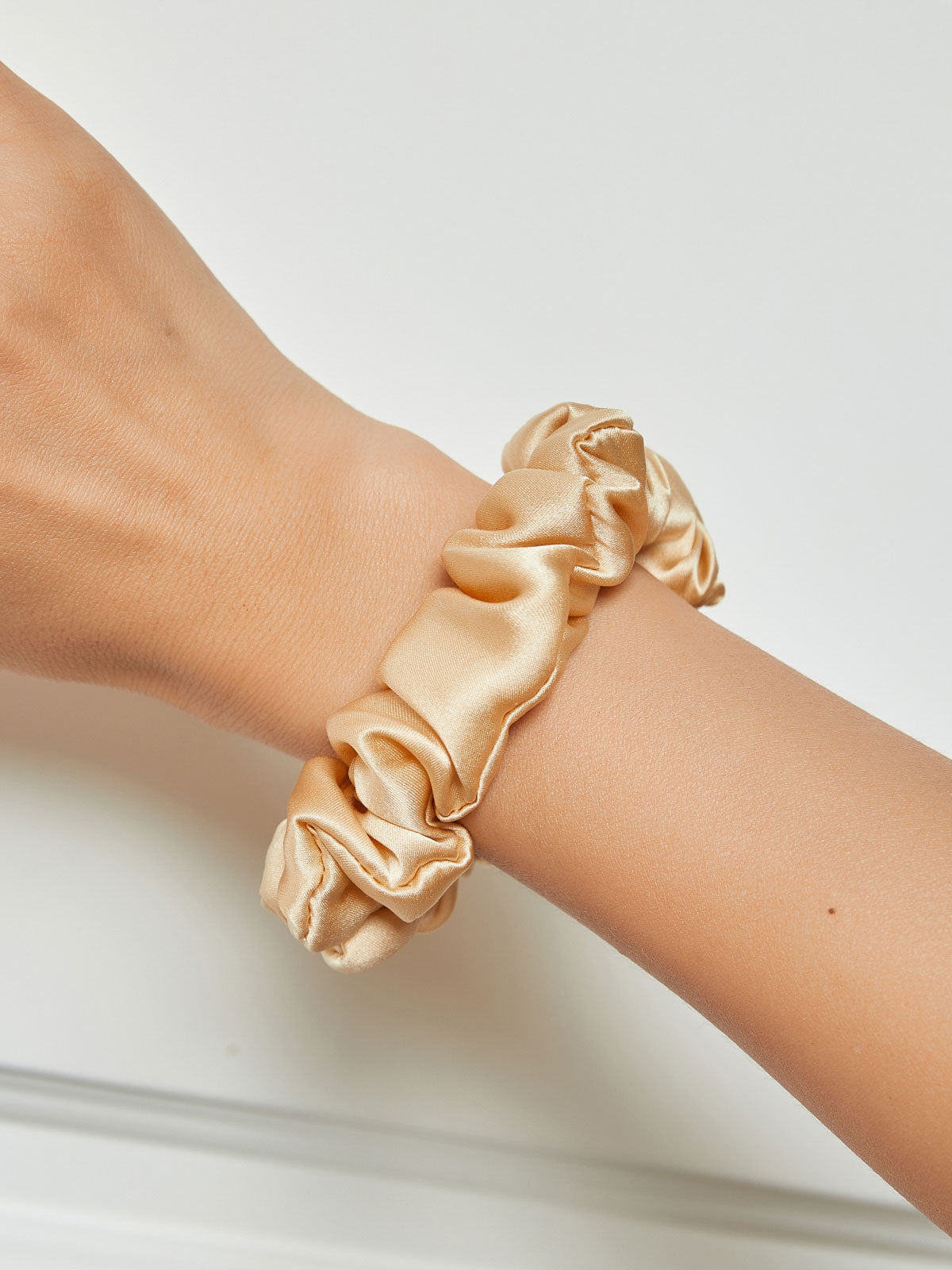 [Champán] SilkSilky-ES 19Momme Seda Pura Scrunchie 001