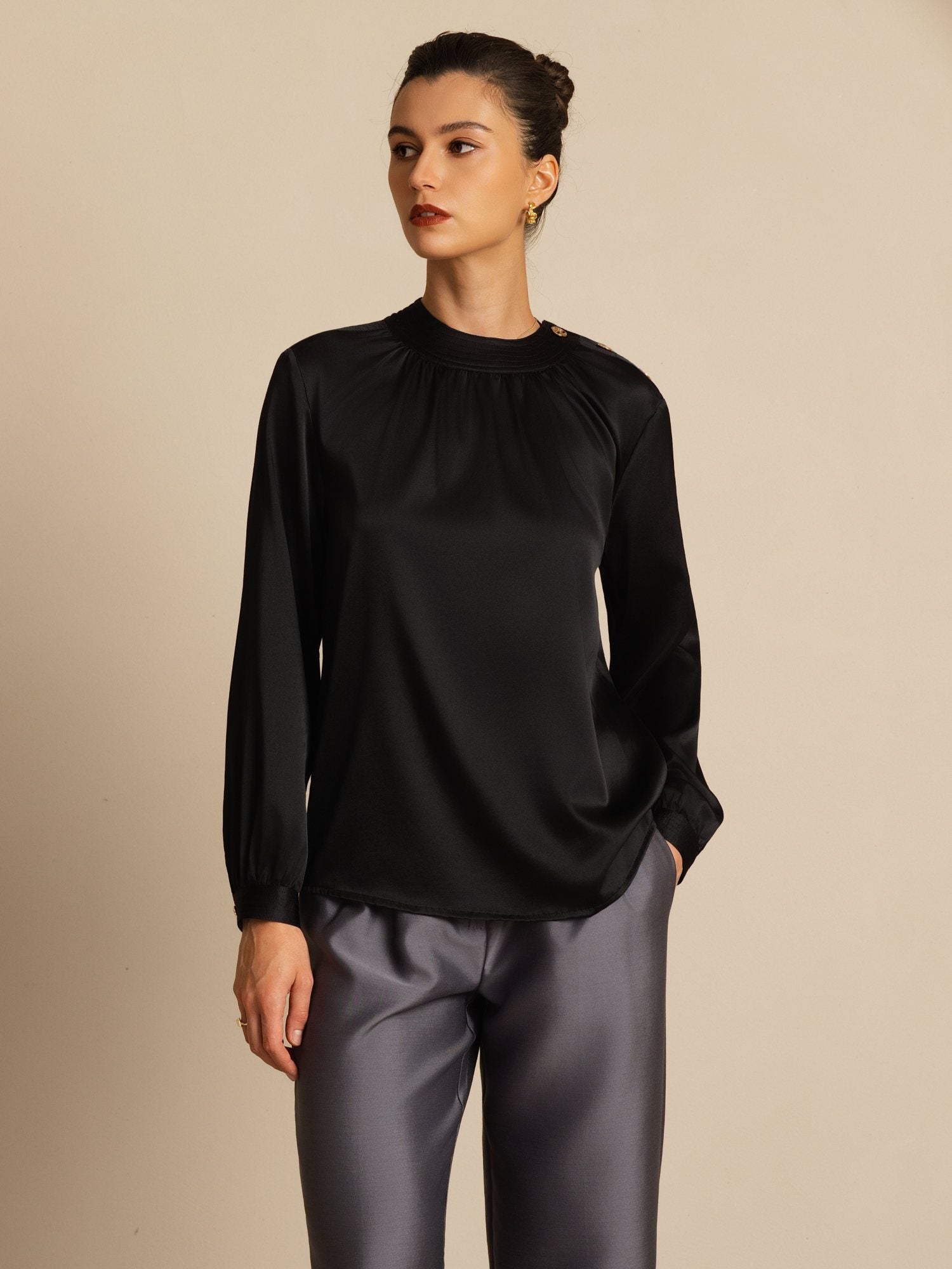 [Negro] SilkSilky-ES 19Momme Seda Manga larga Cuello Redondo Blusa 004