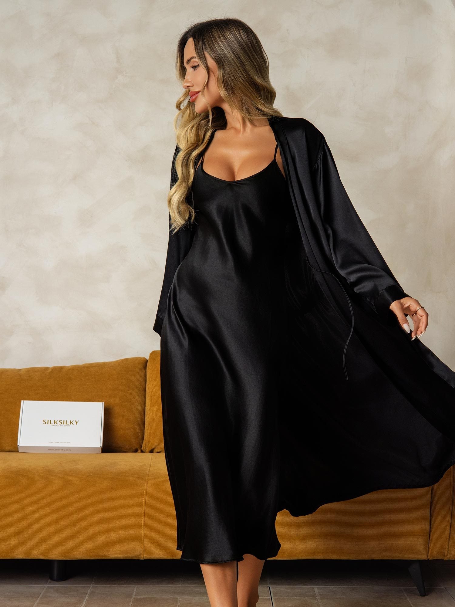 [Negro] SilkSilky-ES Seda Pura Cuello en V Conjunto de camisón y bata 005