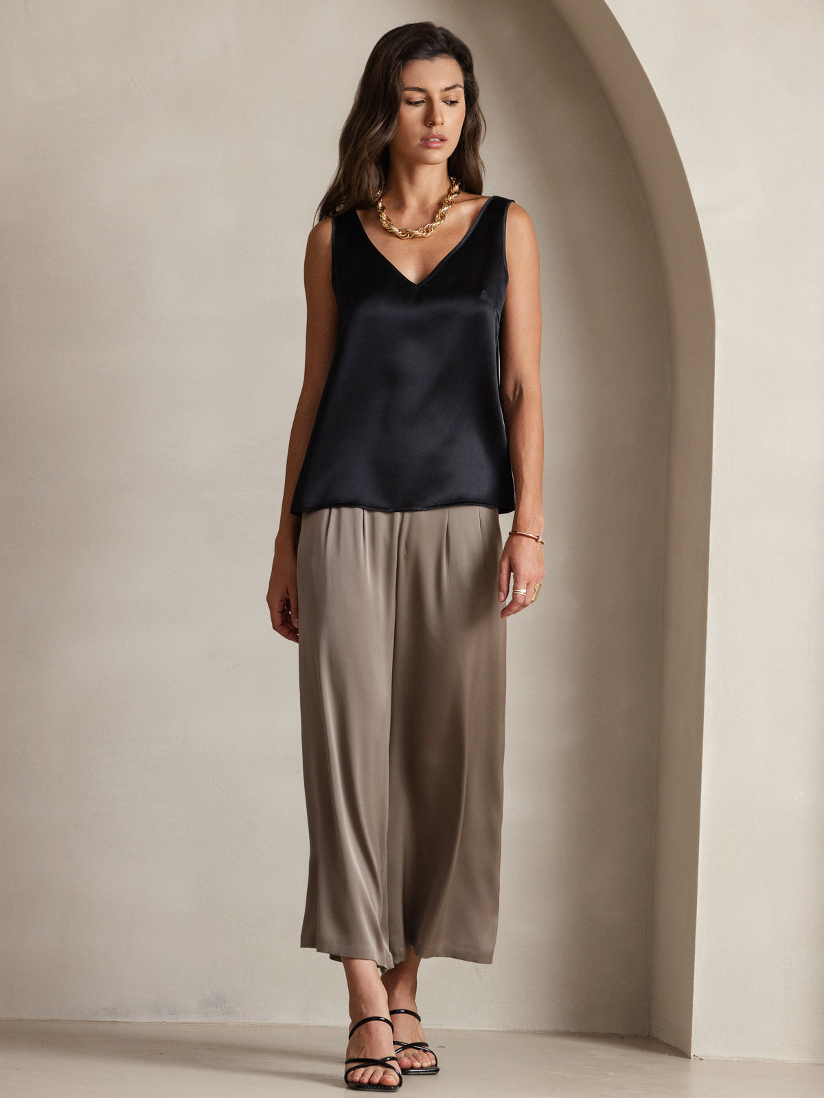 [Negro] SilkSilky-ES 19Momme Sin mangas Cuello en V Top de tirantes 009