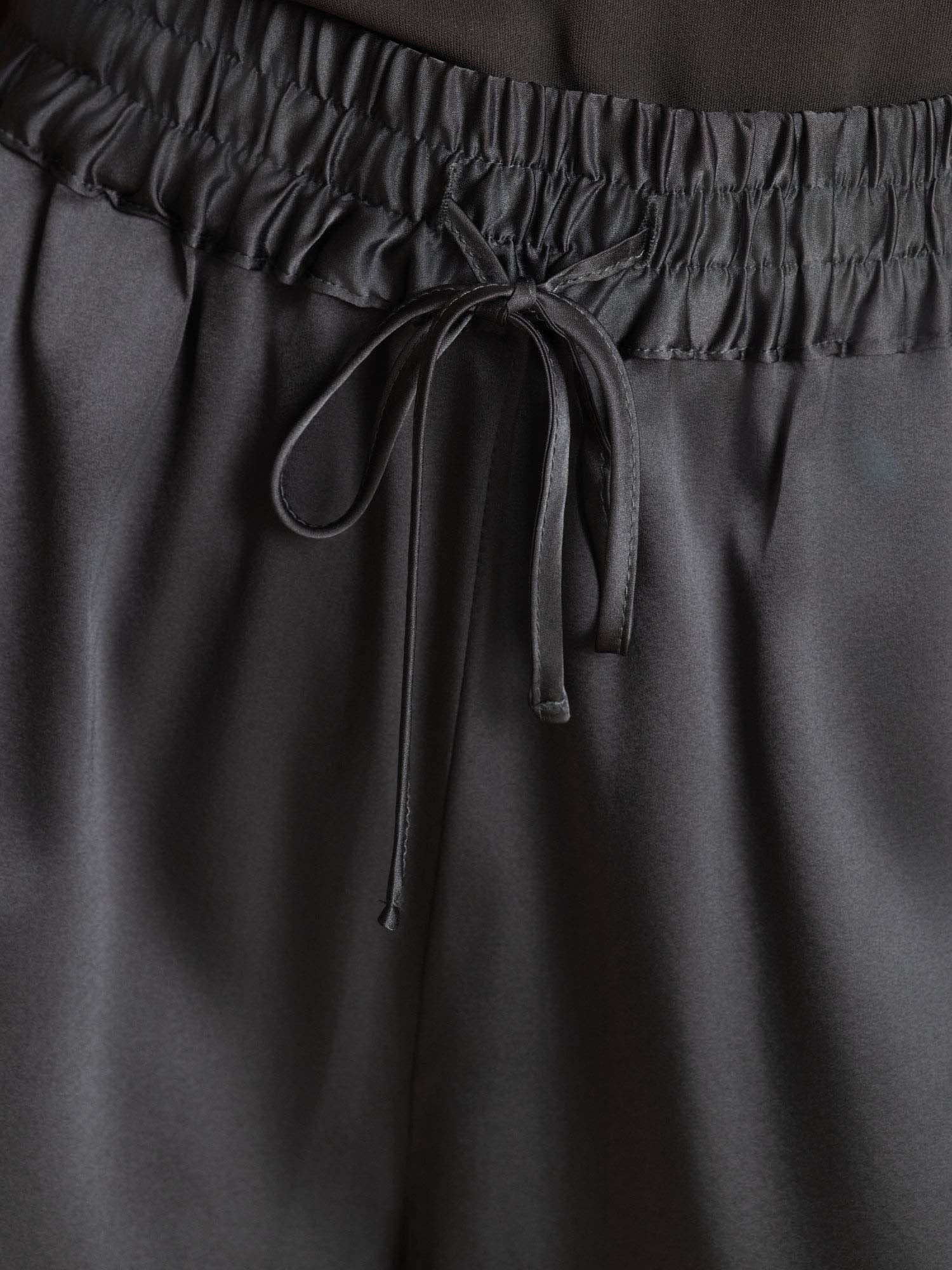 [Gris Oscuro] SilkSilky-ES 19Momme Seda Womens Shorts 006