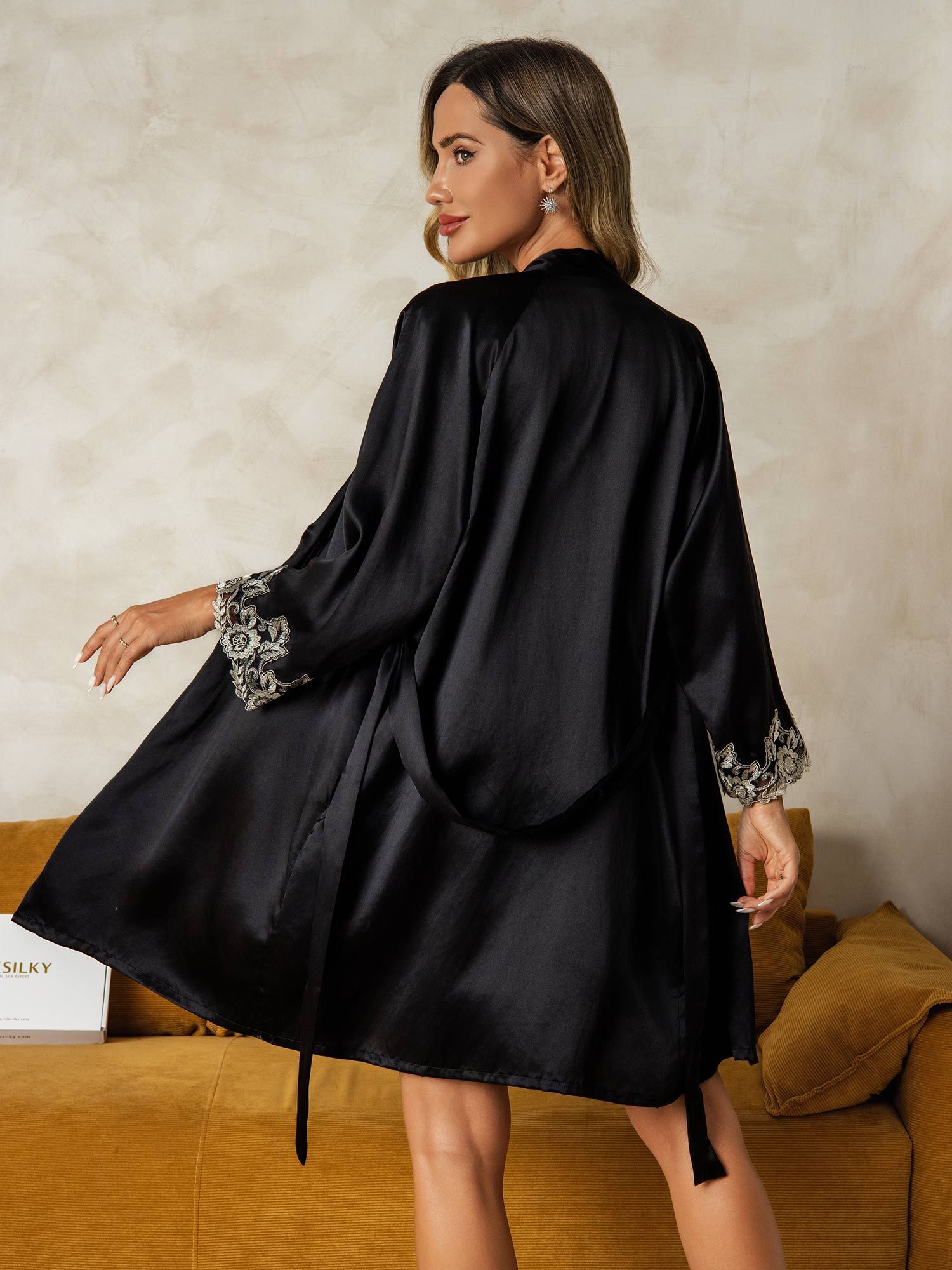 [Negro] SilkSilky-ES Seda Pura Cuello en V Conjunto de camisón y bata 002