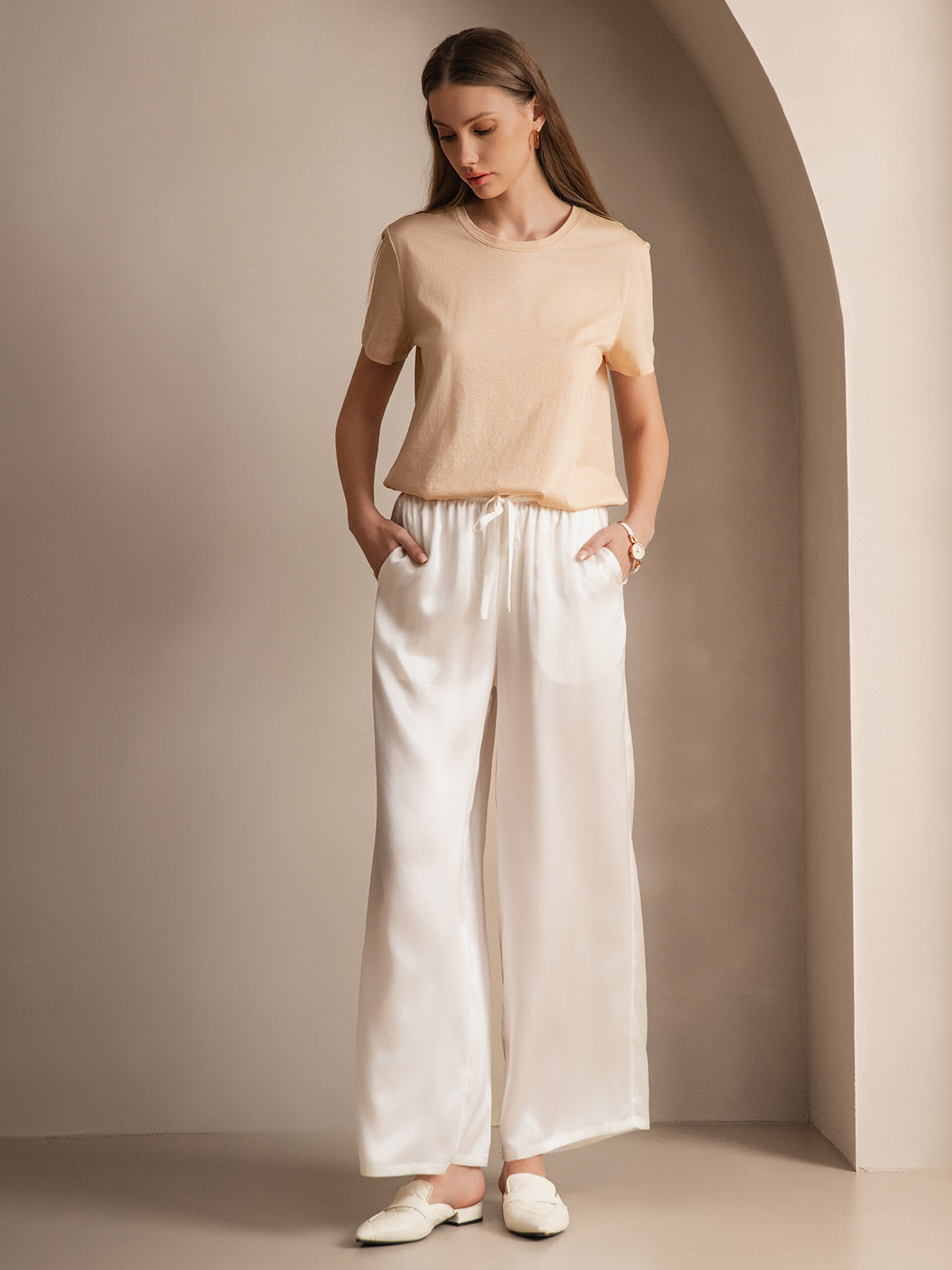[Beige] SilkSilky-ES Tejido de seda Manga corta Round Neck Camisetas de Mujer 004