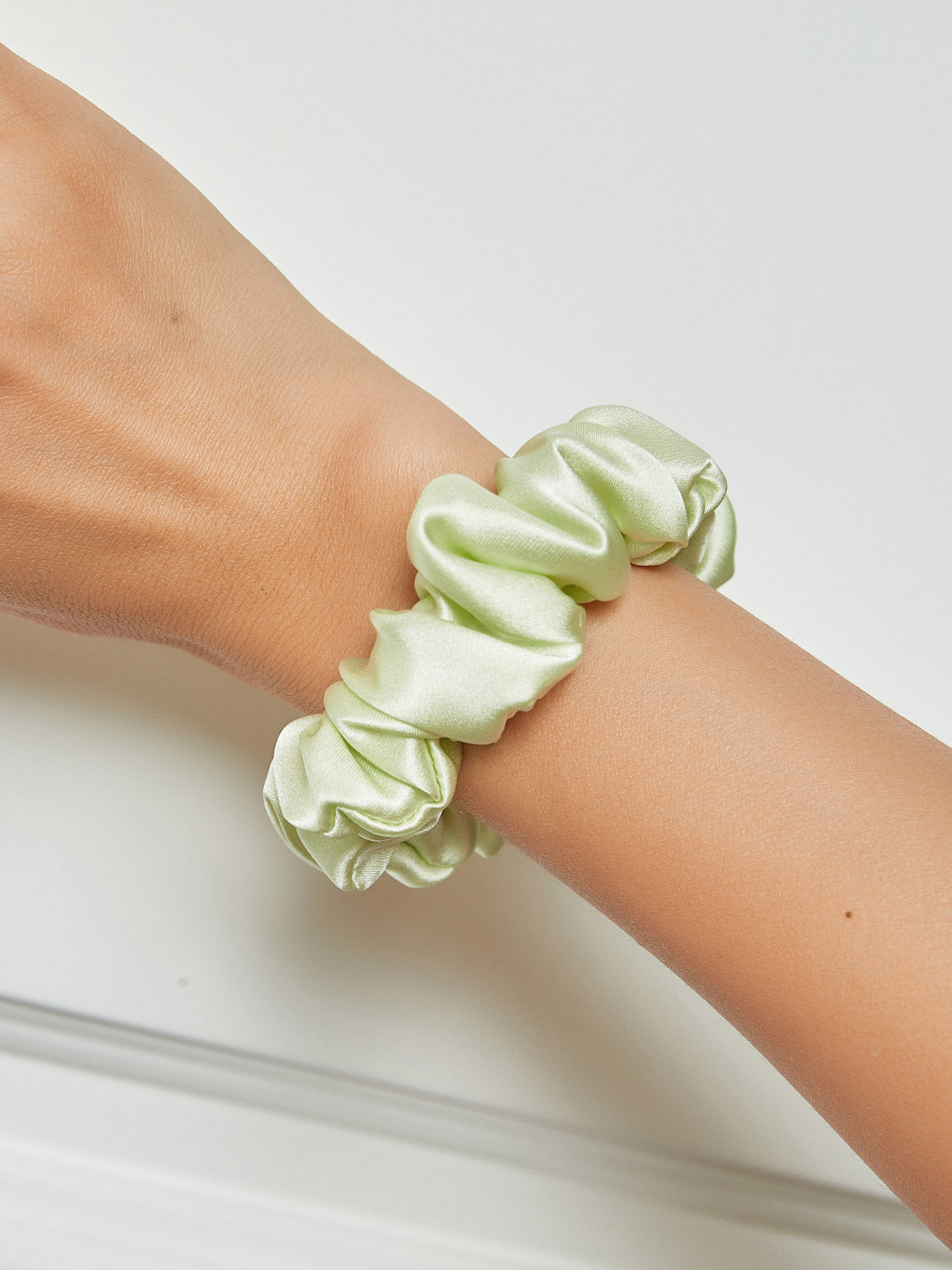 [Verde Claro] SilkSilky-ES 19Momme Seda Pura Scrunchie 001