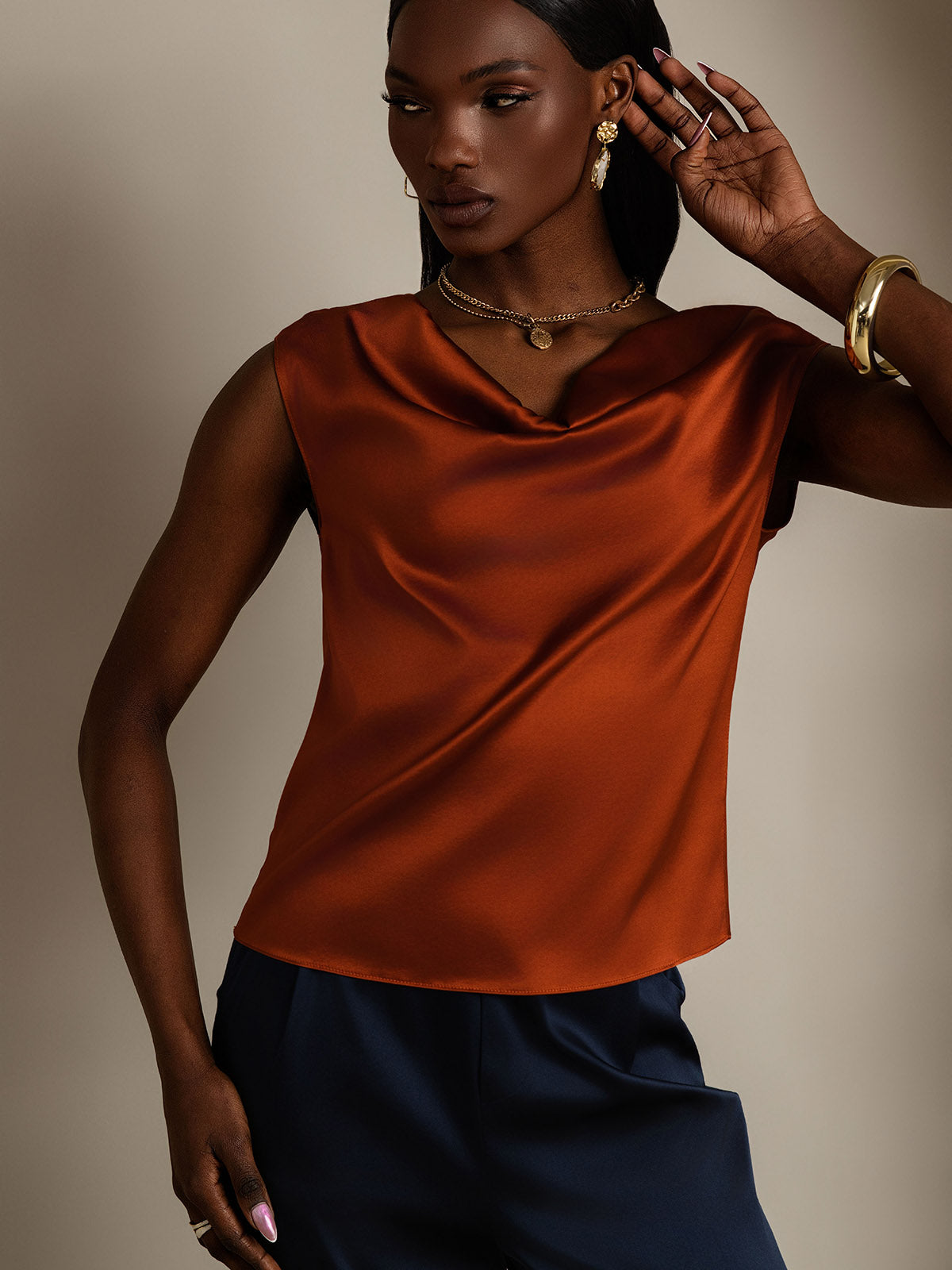 [Caramelo] SilkSilky-ES 19Momme Seda Escote Caído Camisetas de Mujer 006