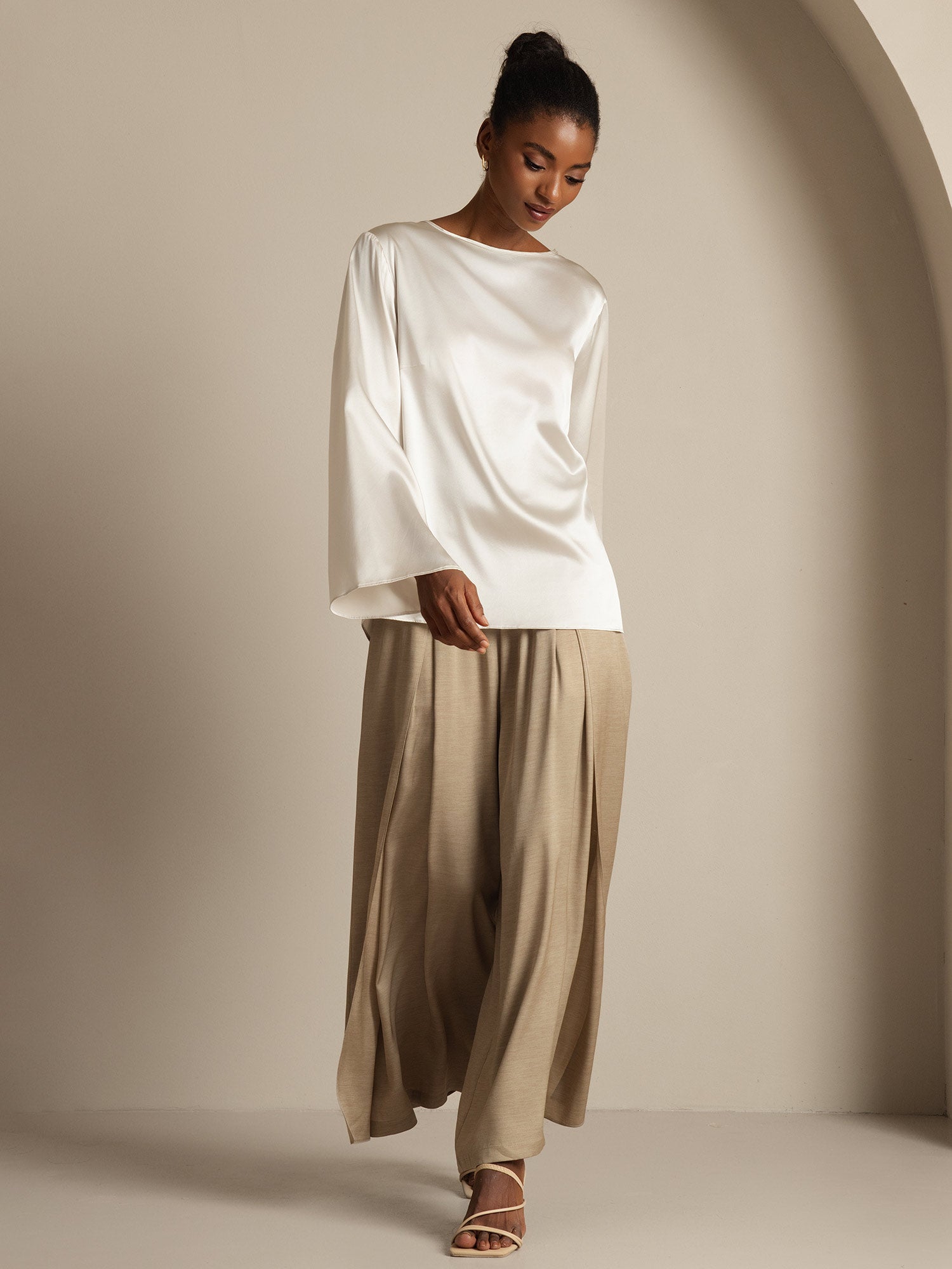 [Gris Claro] SilkSilky-ES 19Momme Seda Womens T-Shirt 007