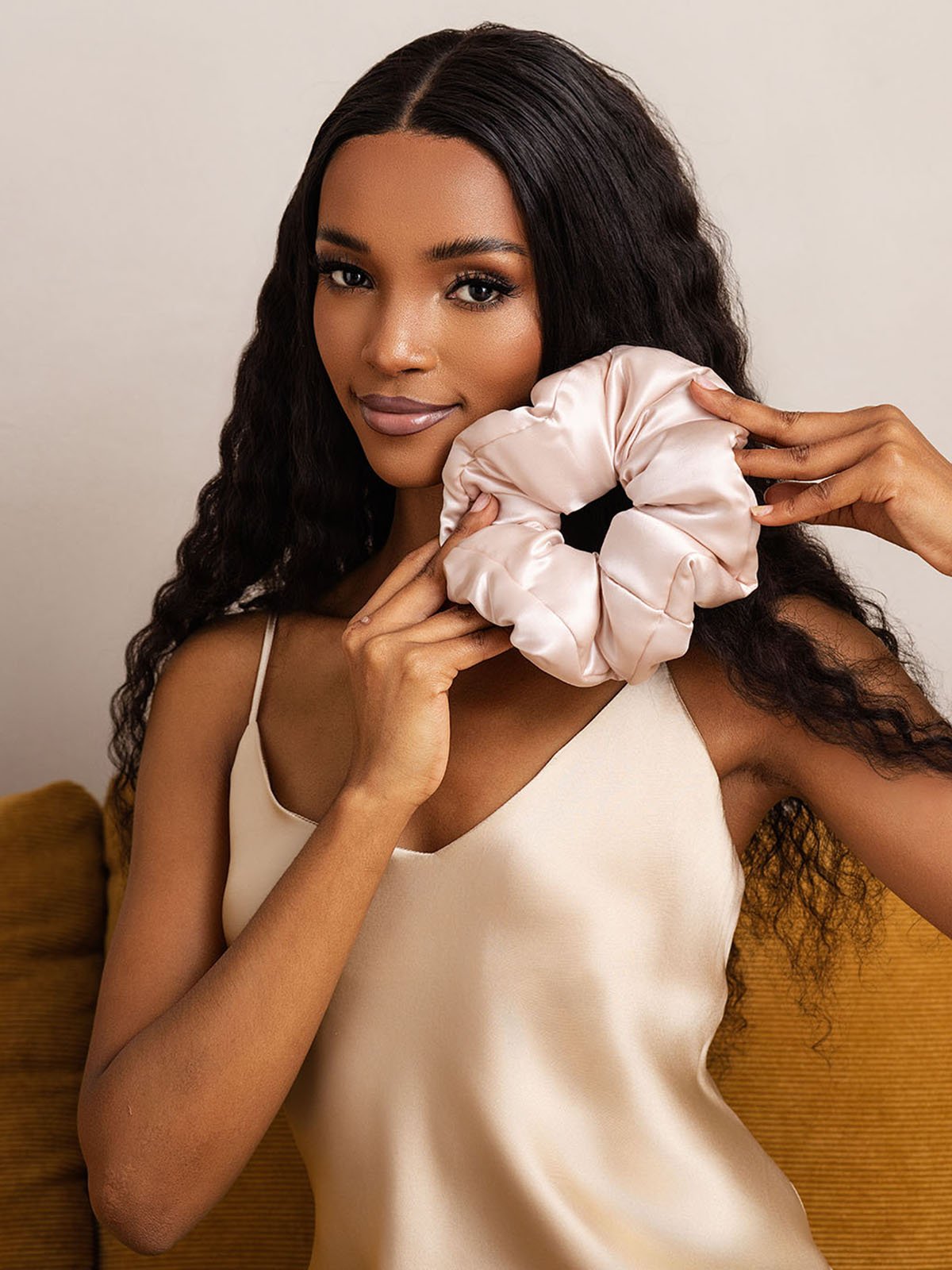 [Rosa] SilkSilky-ES Seda Scrunchie 002