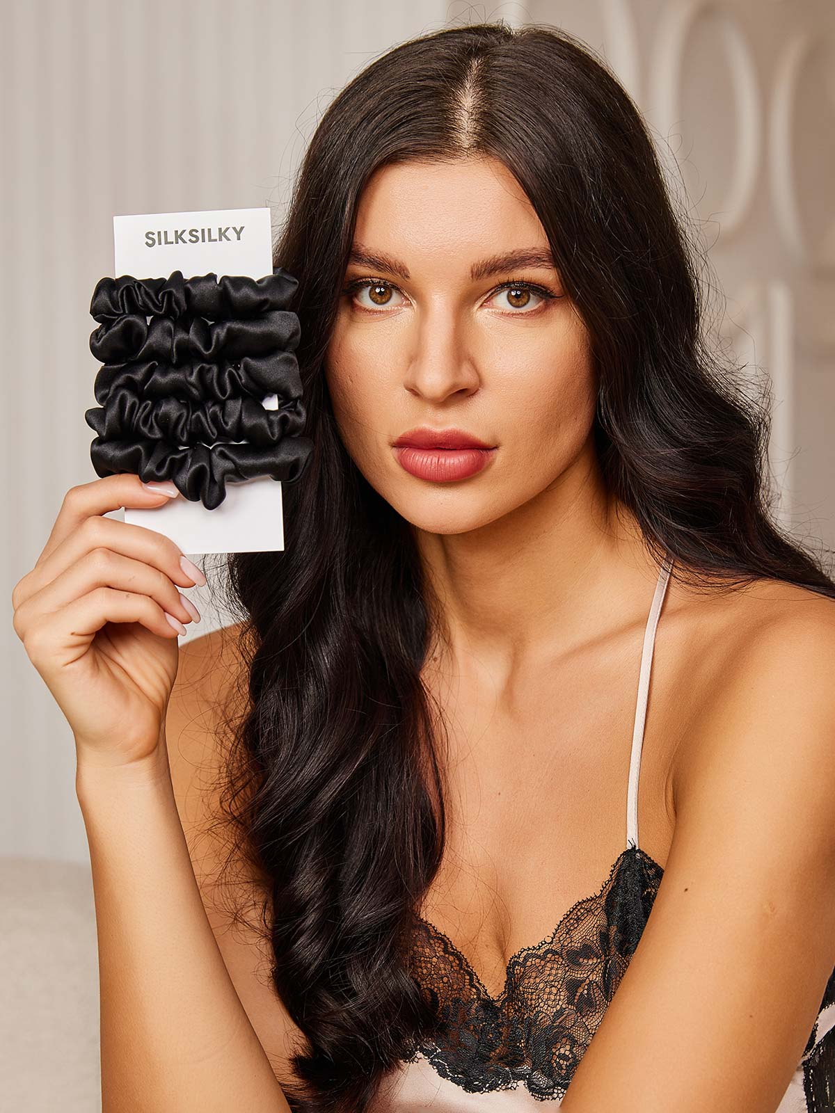 [Negro] SilkSilky-ES 19Momme Seda Pura Scrunchie 002