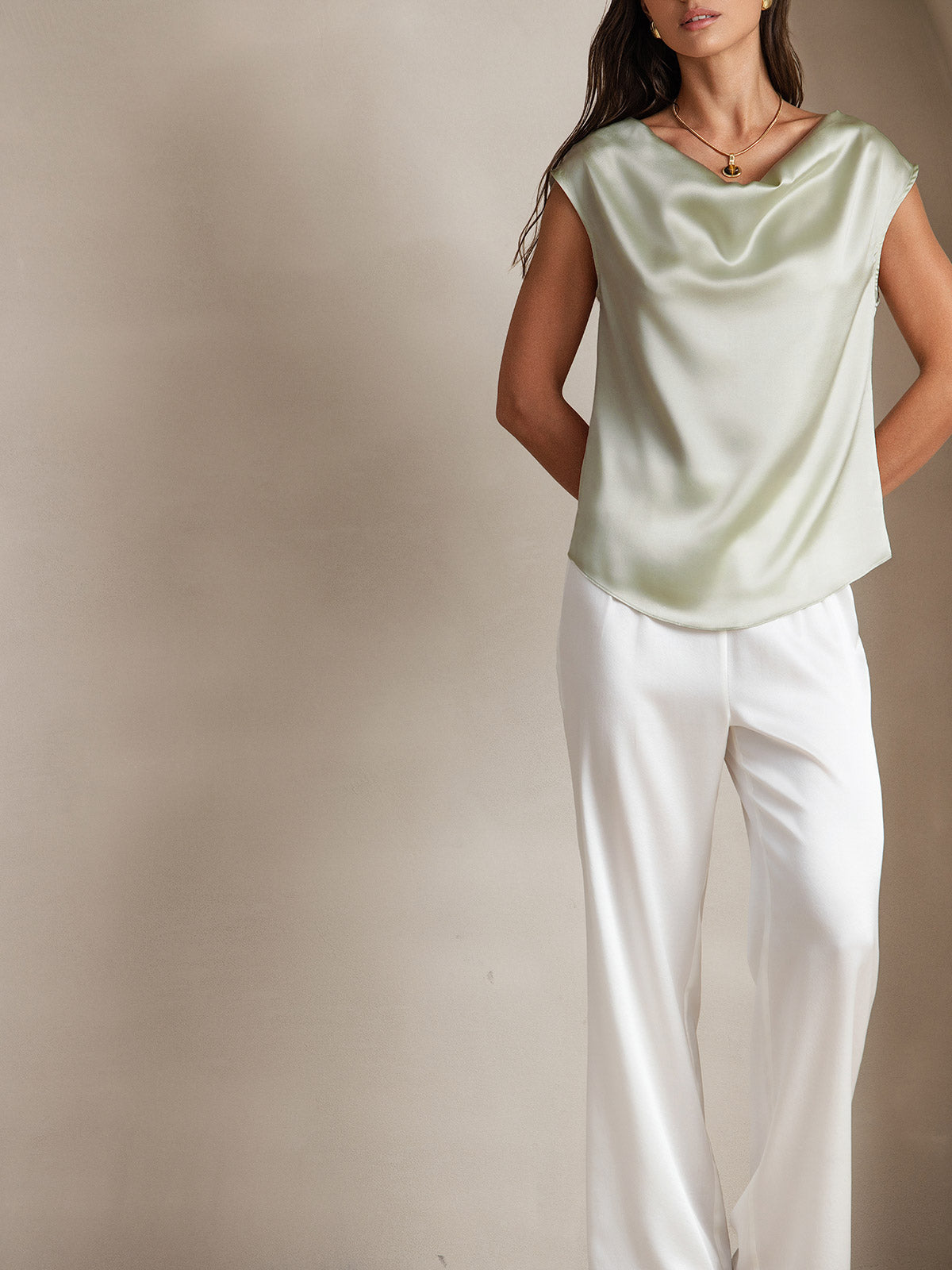 [Verde Claro] SilkSilky-ES 19Momme Seda Escote Caído Camisetas de Mujer 004