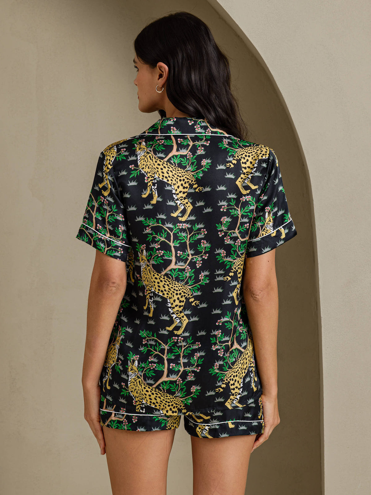 [Serval Negro] SilkSilky-ES Short Sleeve Notch Collar Pijamas de mujer 002
