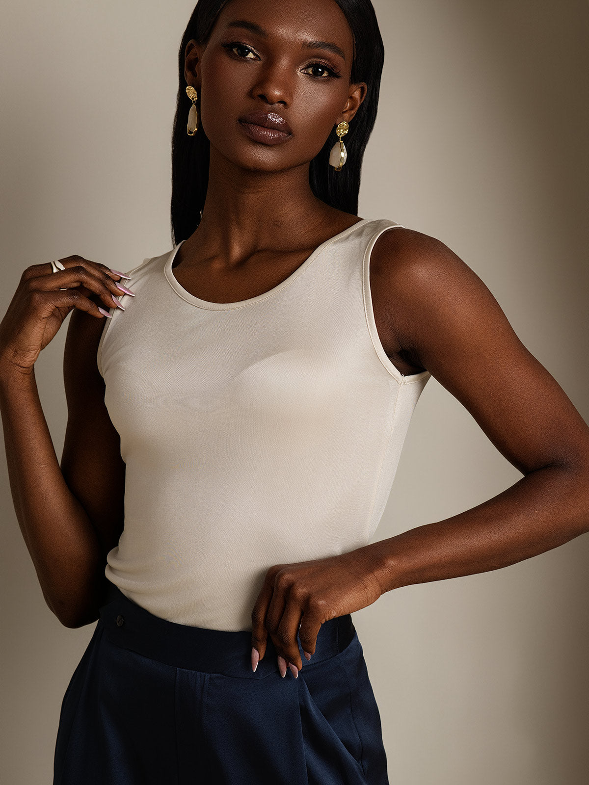 [Beige] SilkSilky-ES Tejido de seda Sin mangas Round Neck Camisetas de Mujer 003
