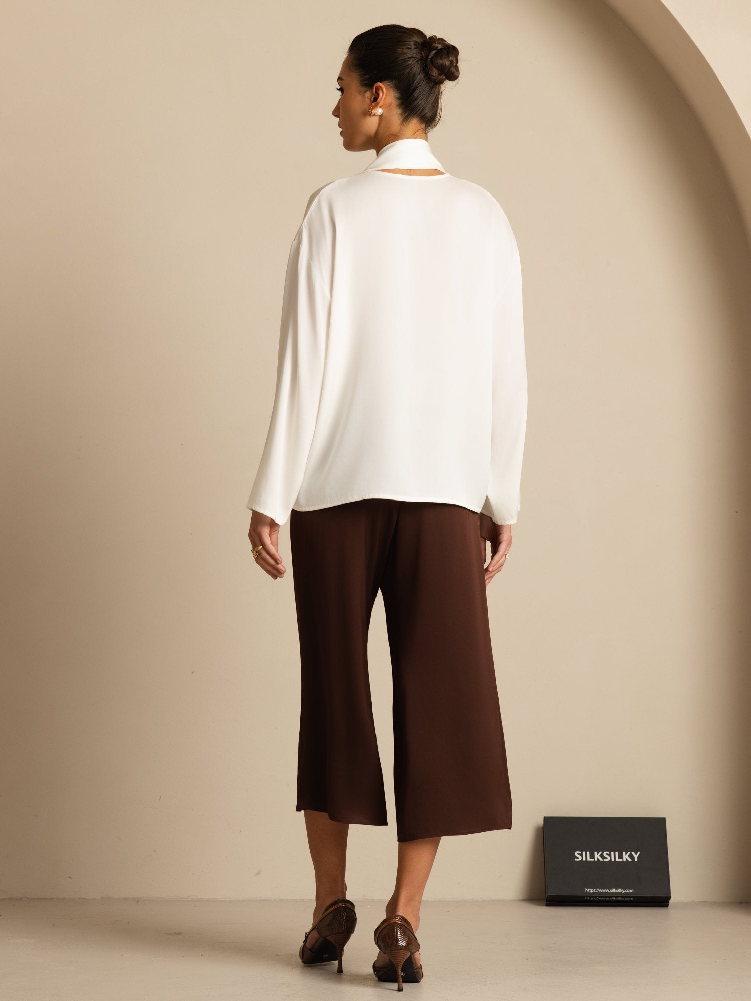 [Blanco] SilkSilky-ES 19Momme Seda Manga larga Cuello en V Blusa 002