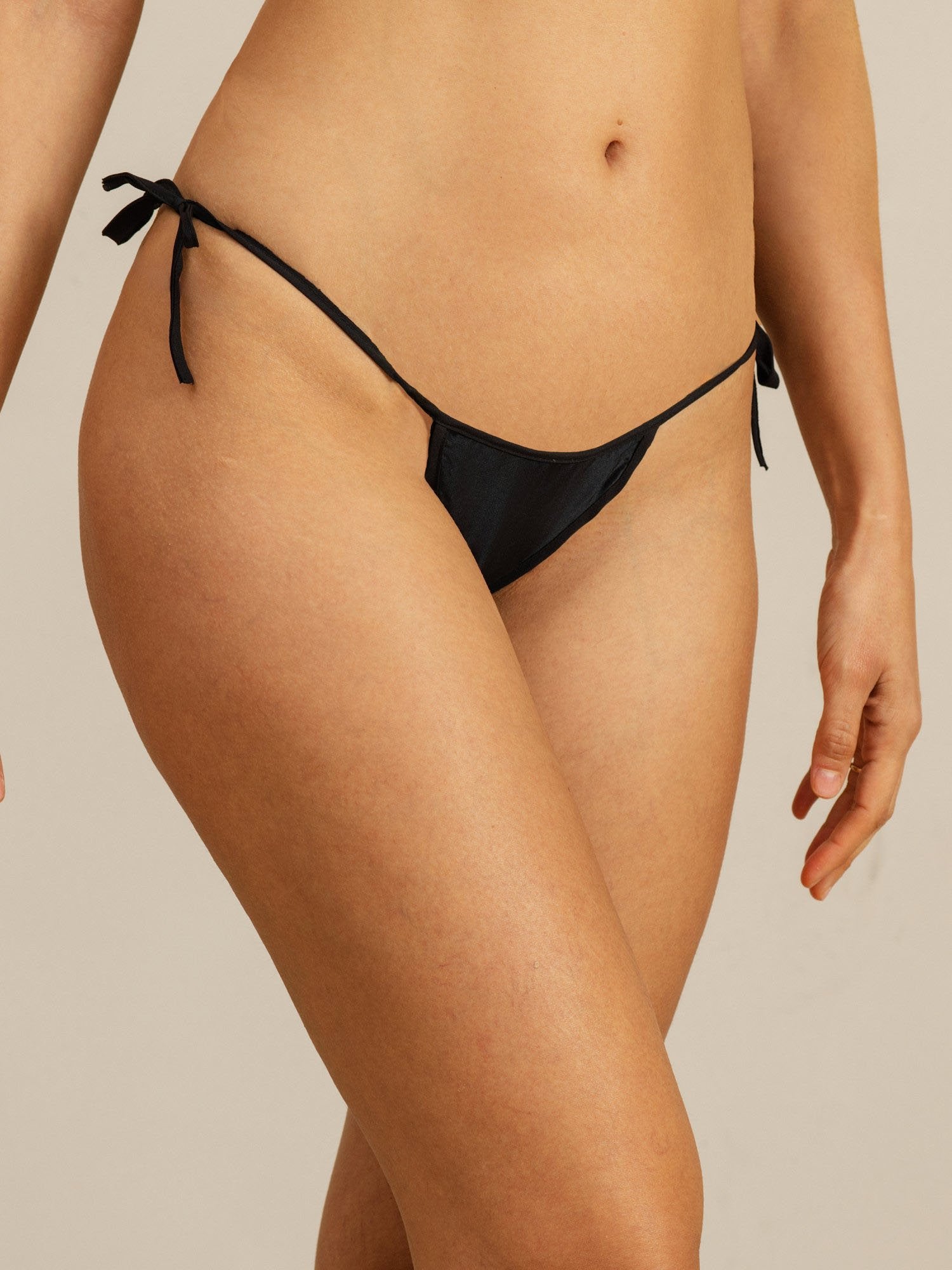 [Negro] SilkSilky-ES Panty 005