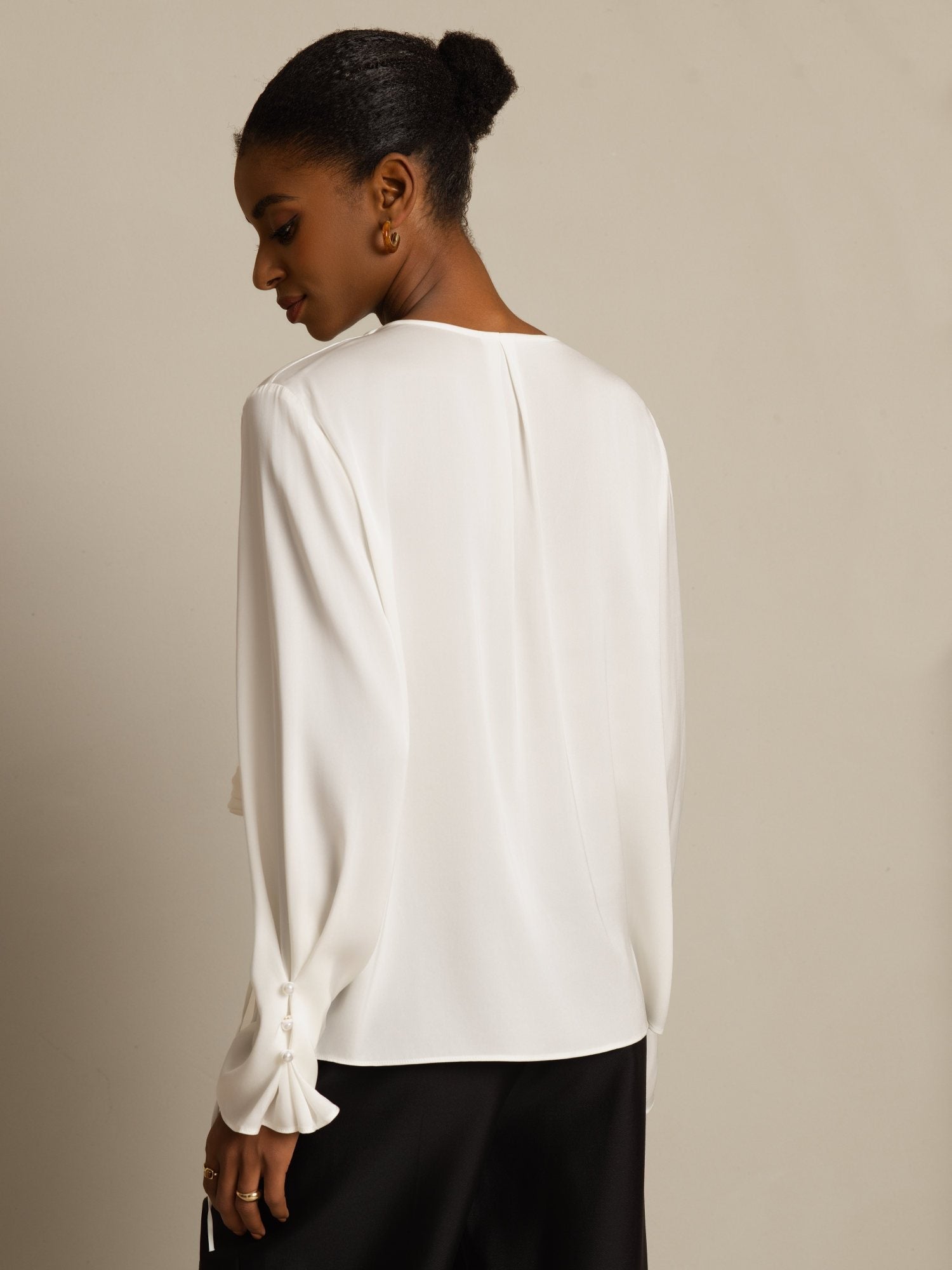 [Blanco] SilkSilky-ES 19Momme Seda Manga larga Cuello en V Blusa 002